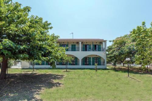 Corfu Olivia Apartments Мораитика Экстерьер фото
